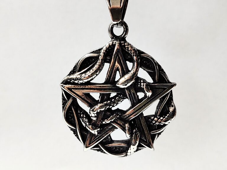 Pentagram s hadom prívesok z chirurgickej ocele