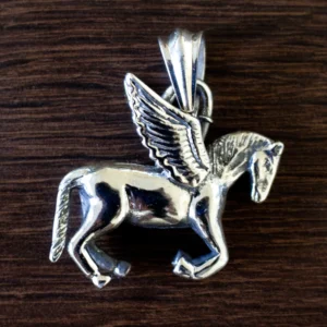 Pegas, prívesok z&nbsp;chirurgickej ocele